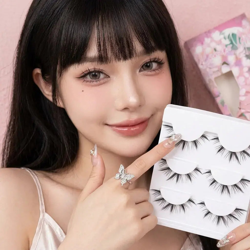 The Difference Between Wispy and Spiky False Lashes Kumiko Lash